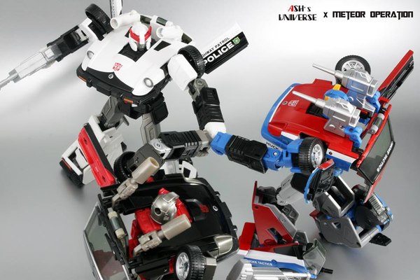 More Transformers New Masterpiece MP 19 Smokescreen Unboxing Up Close And Personal Image  (37 of 41)